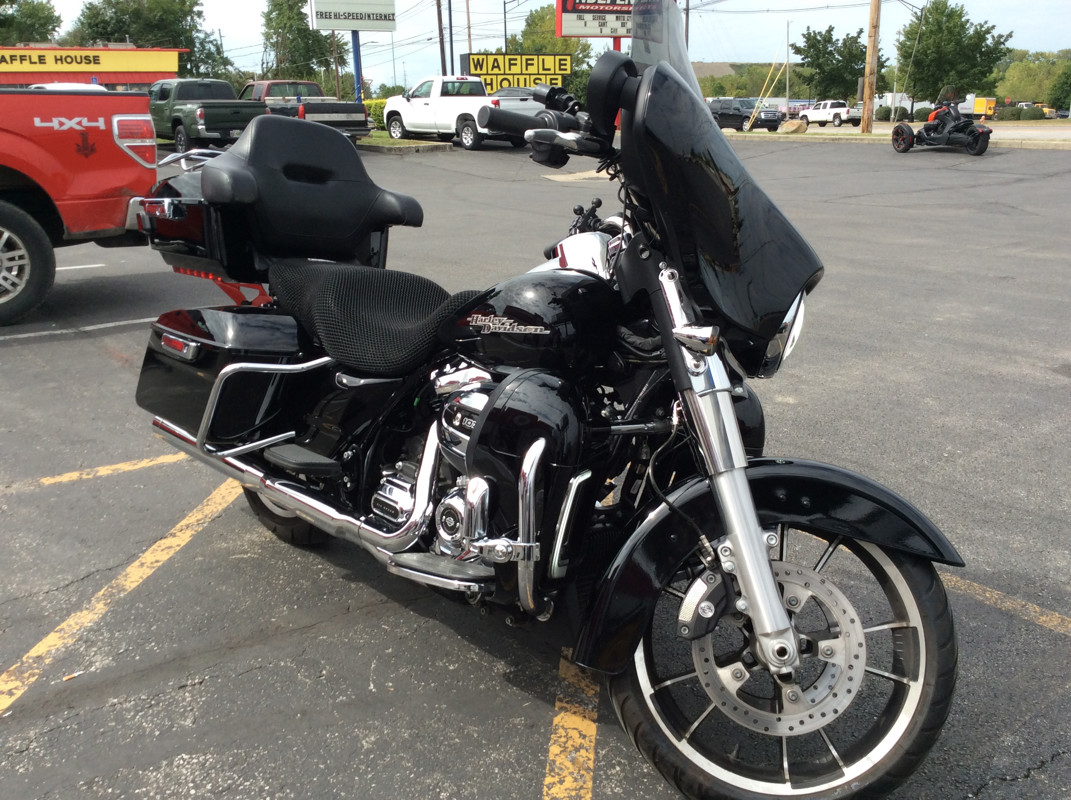 Street Glide®