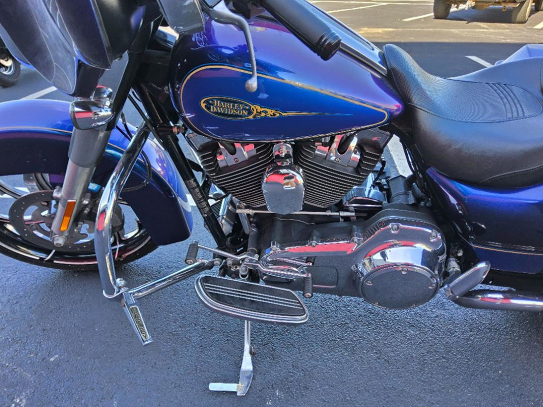 Street Glide®