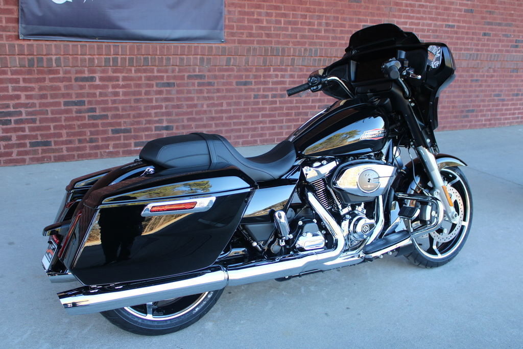 Street Glide®