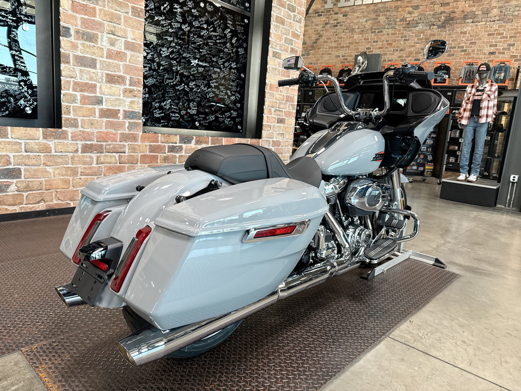 Road Glide®
