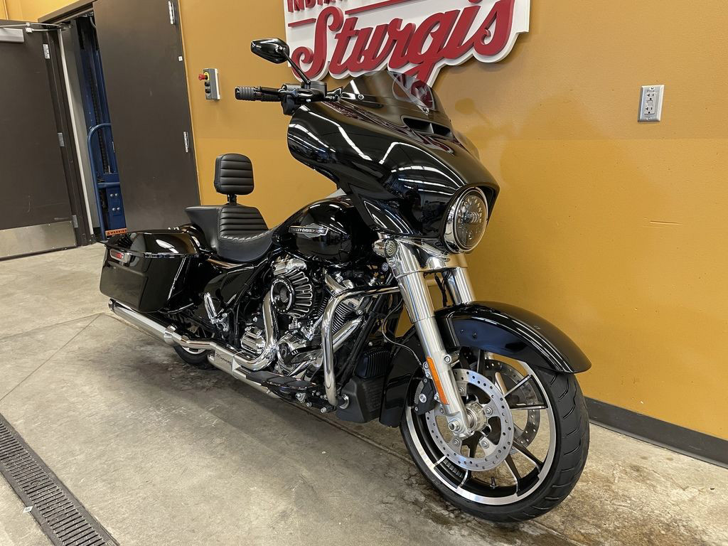 Street Glide®