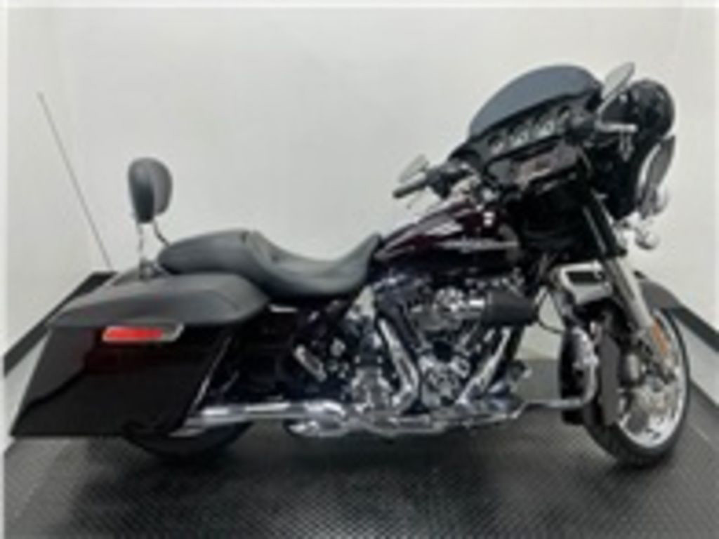 Street Glide®