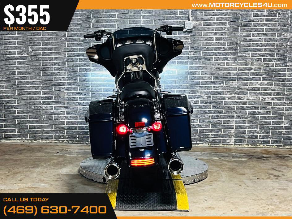 Street Glide®
