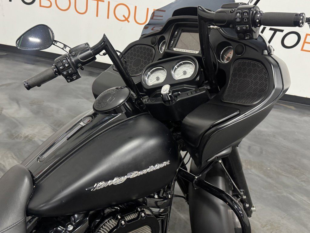 Road Glide®