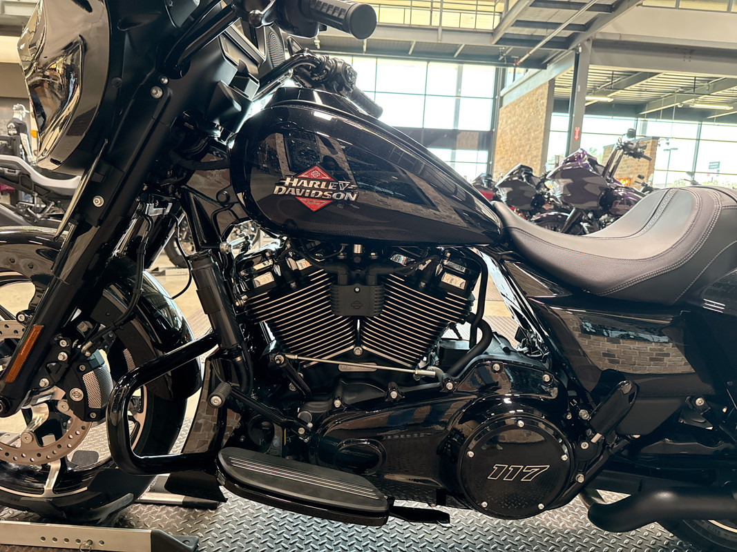 Street Glide®
