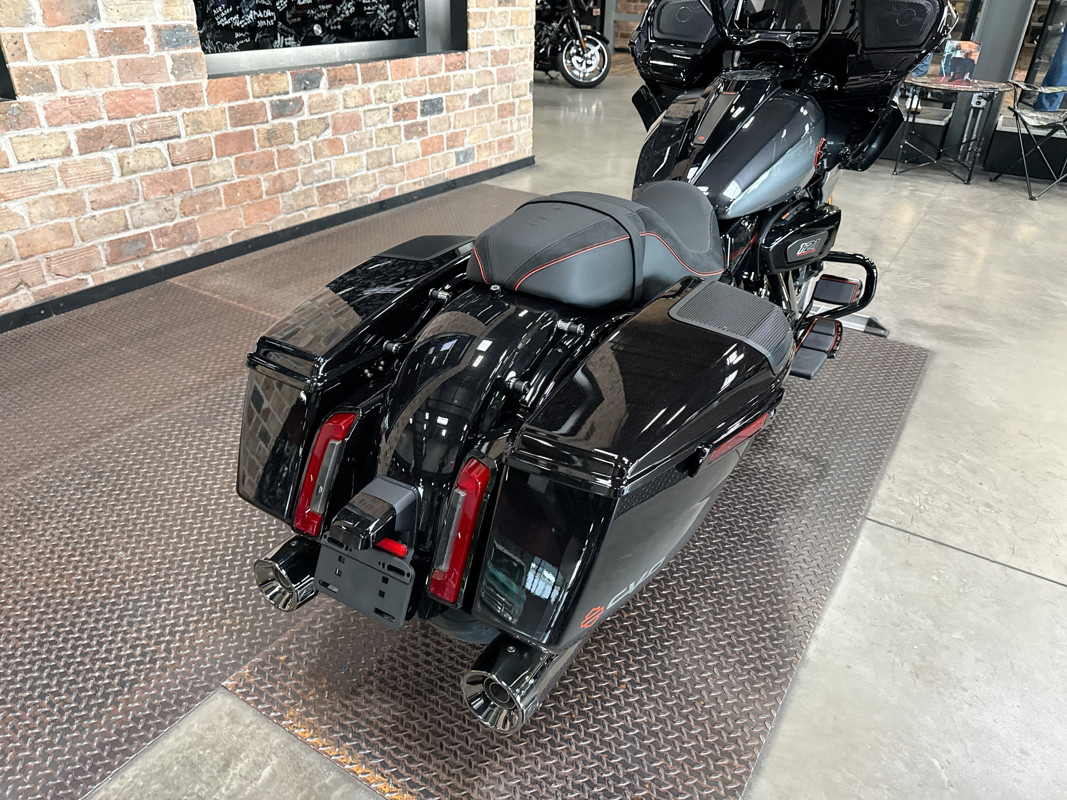 CVO® Road Glide®