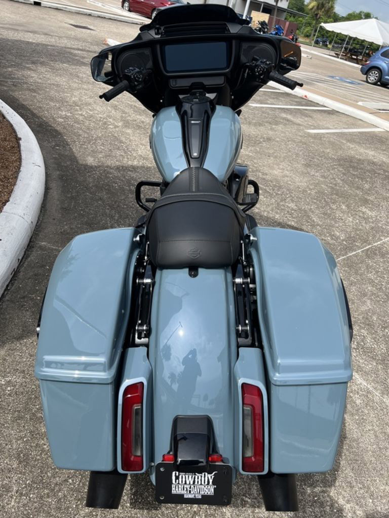 Street Glide®