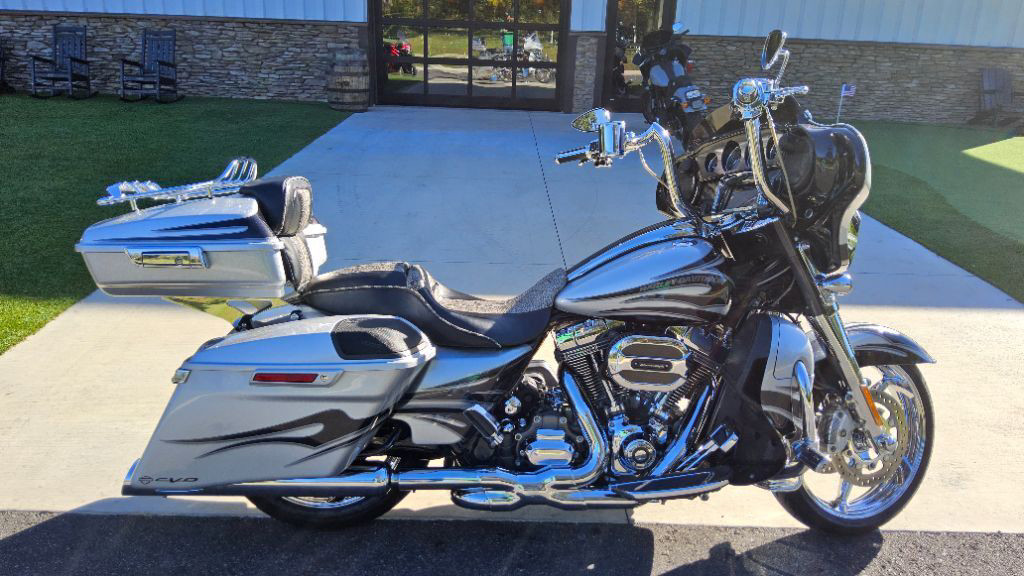 CVO® Street Glide®