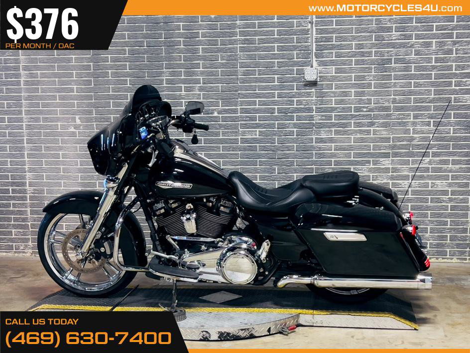 Street Glide®