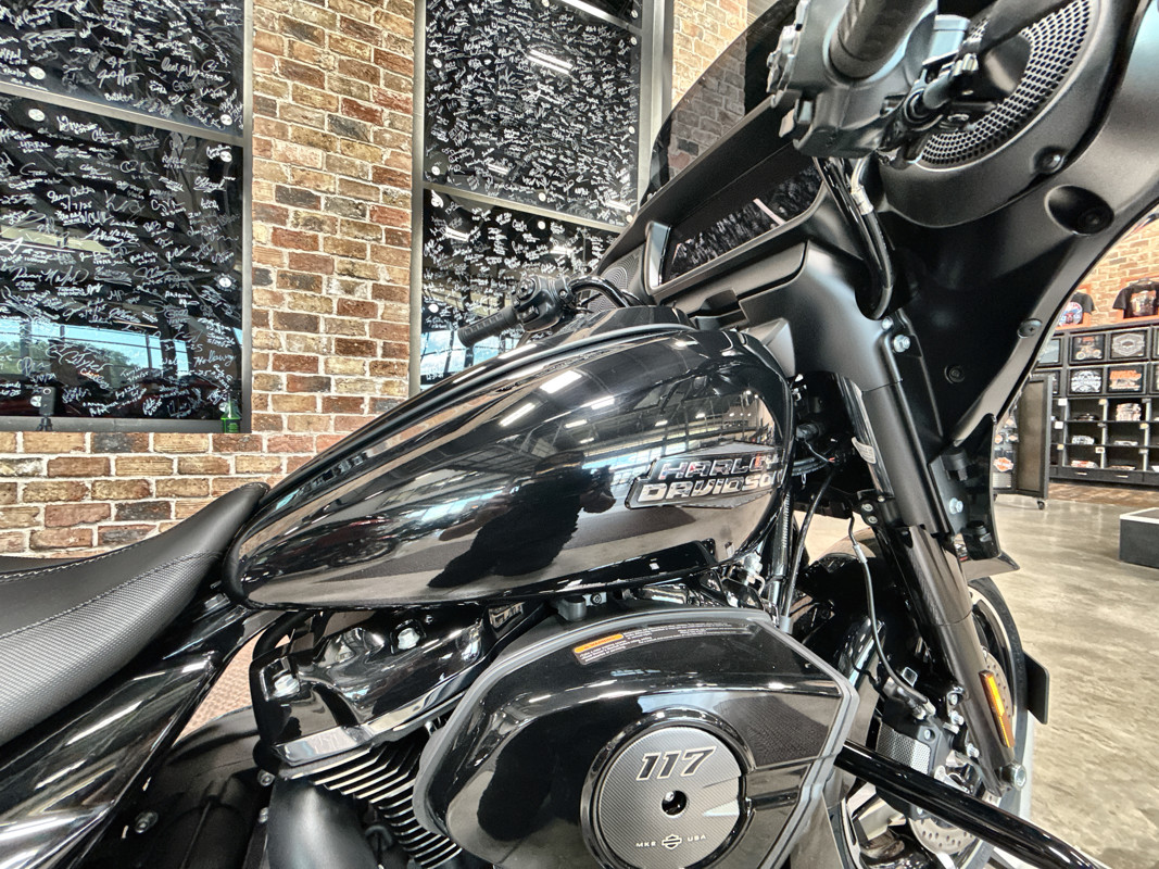 Street Glide®