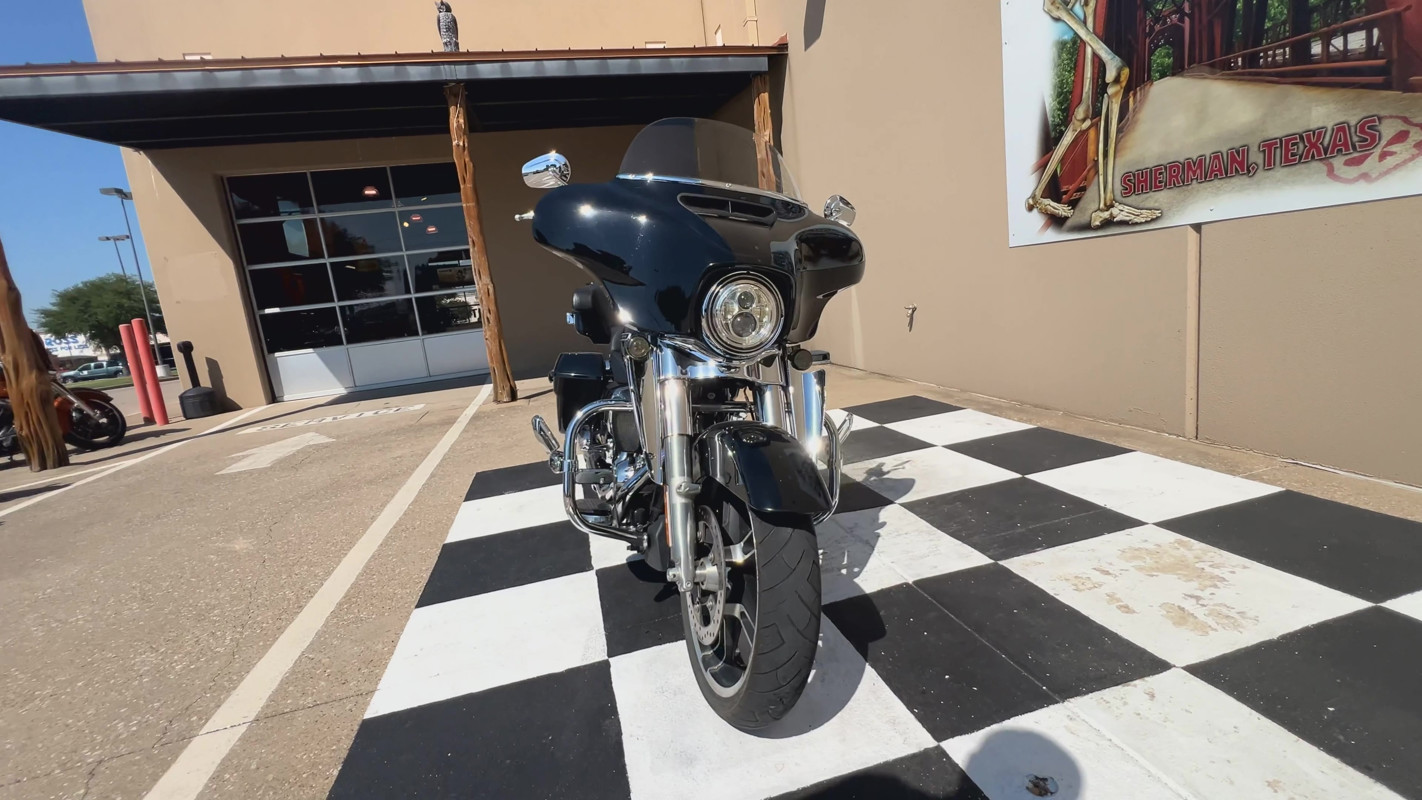 Street Glide®