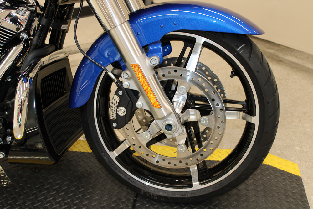 Road Glide®