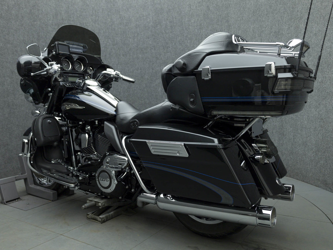 CVO® Ultra Classic® Electra Glide® 110th Anv. Ed.