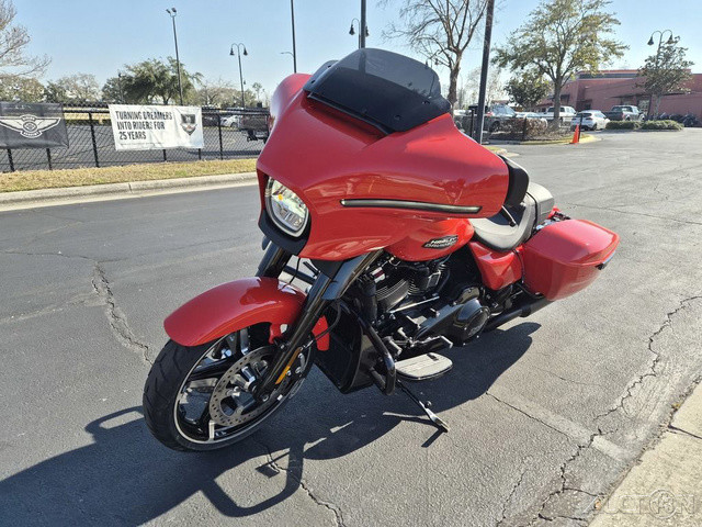 Street Glide®
