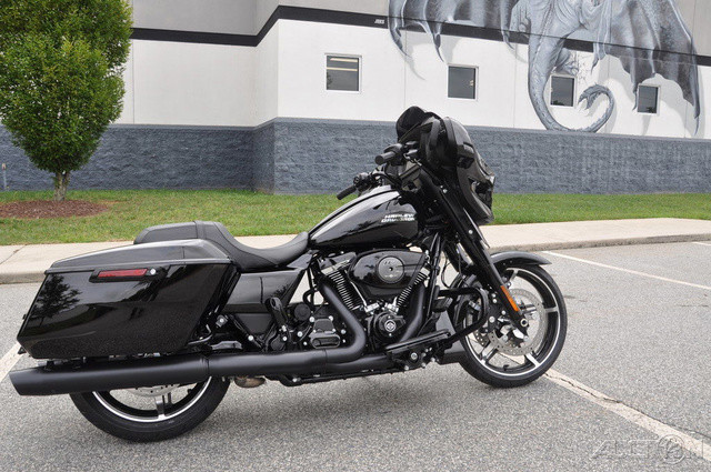 Street Glide®