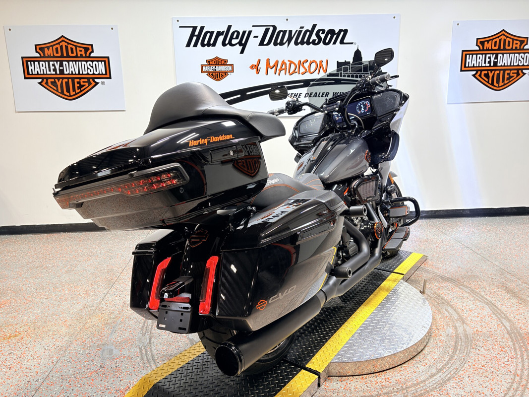 CVO® Road Glide®