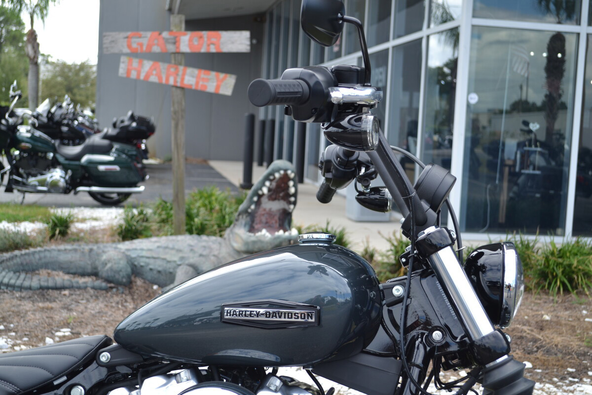 Street Bob®