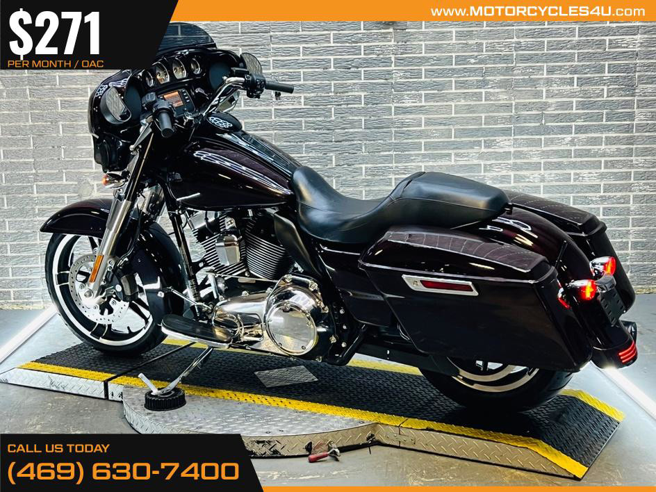 Street Glide®
