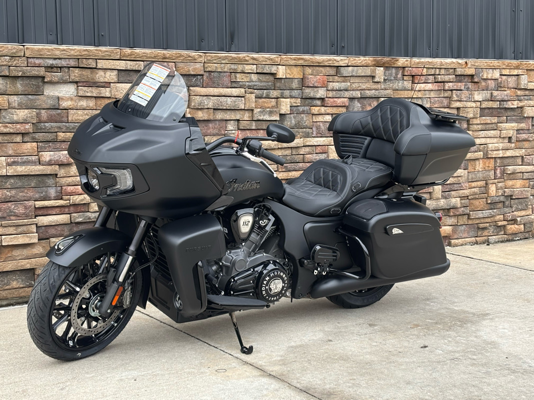 Pursuit Dark Horse 112