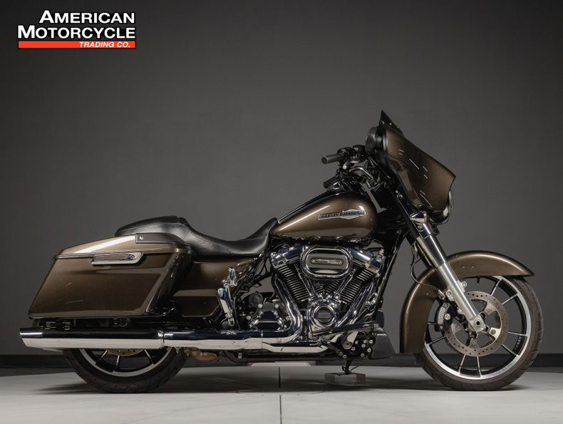Street Glide®