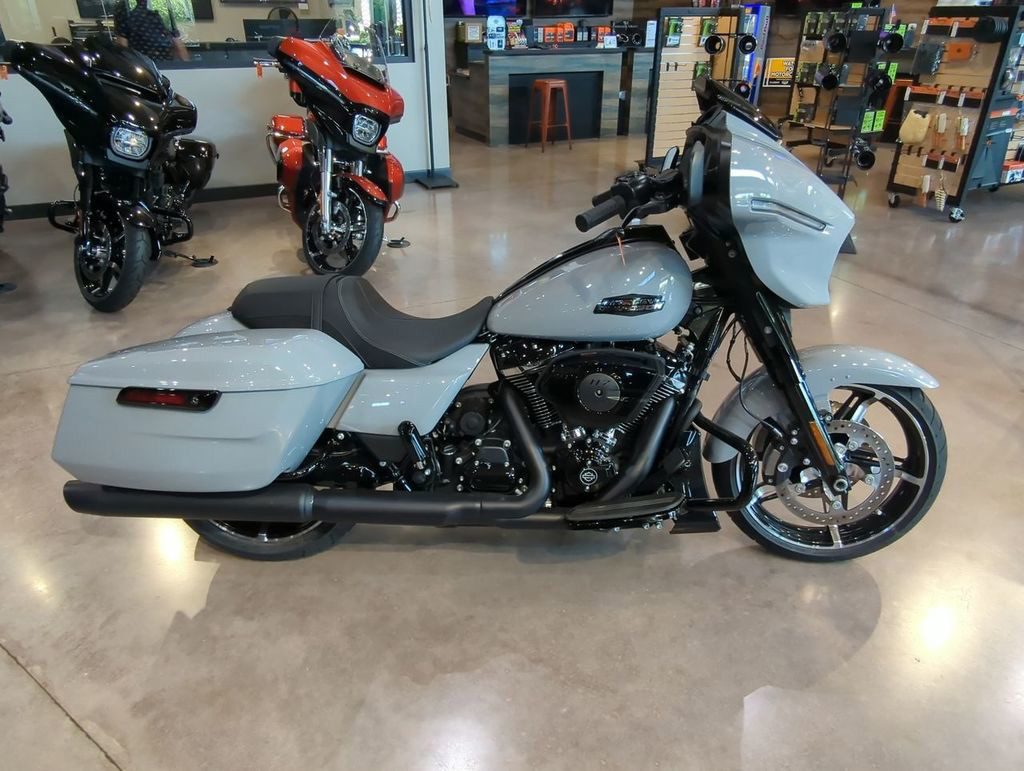 Street Glide®