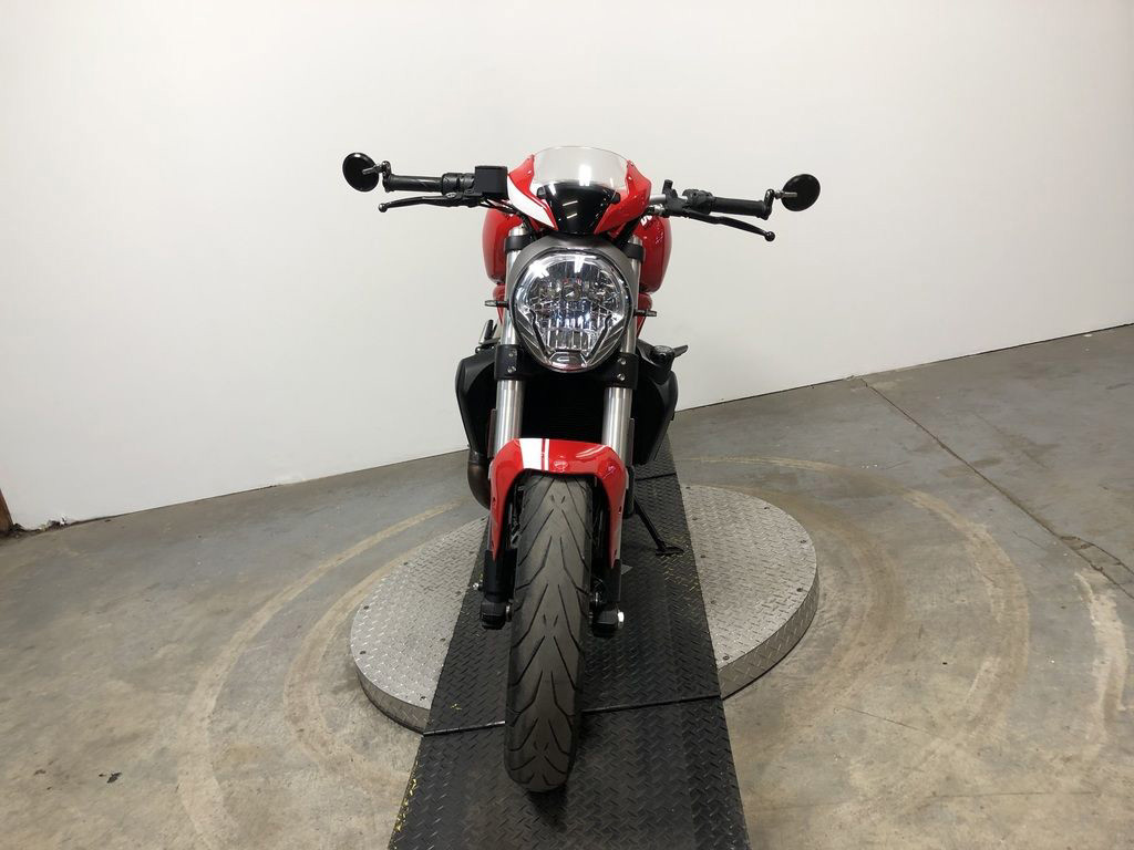 Monster 821