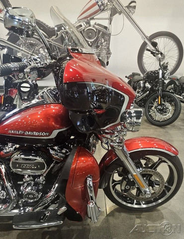 CVO® Tri Glide® Ultra