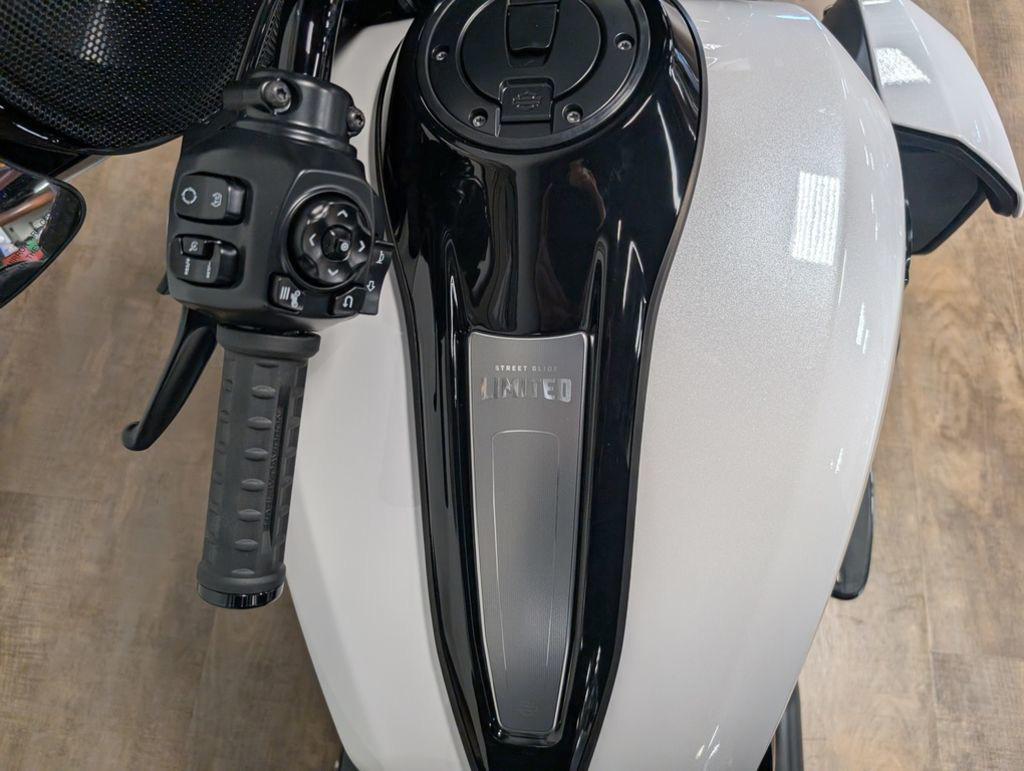 Street Glide® Limited