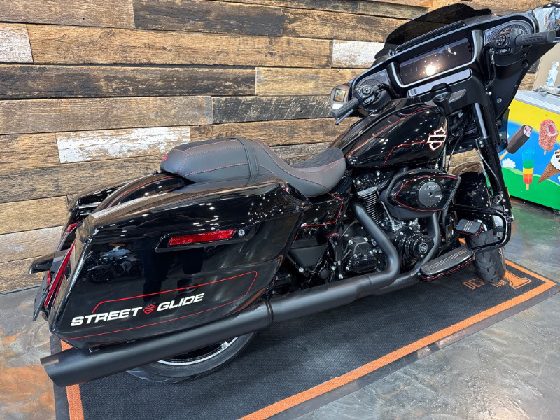 Street Glide®