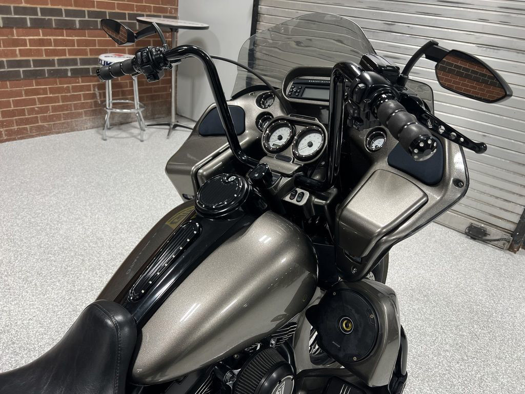 Road Glide® Custom