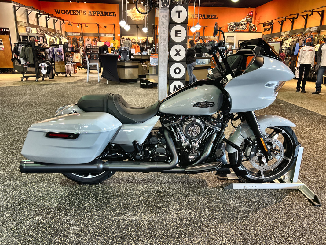 Road Glide®