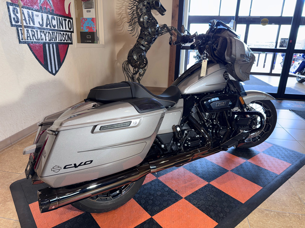 CVO® Street Glide®