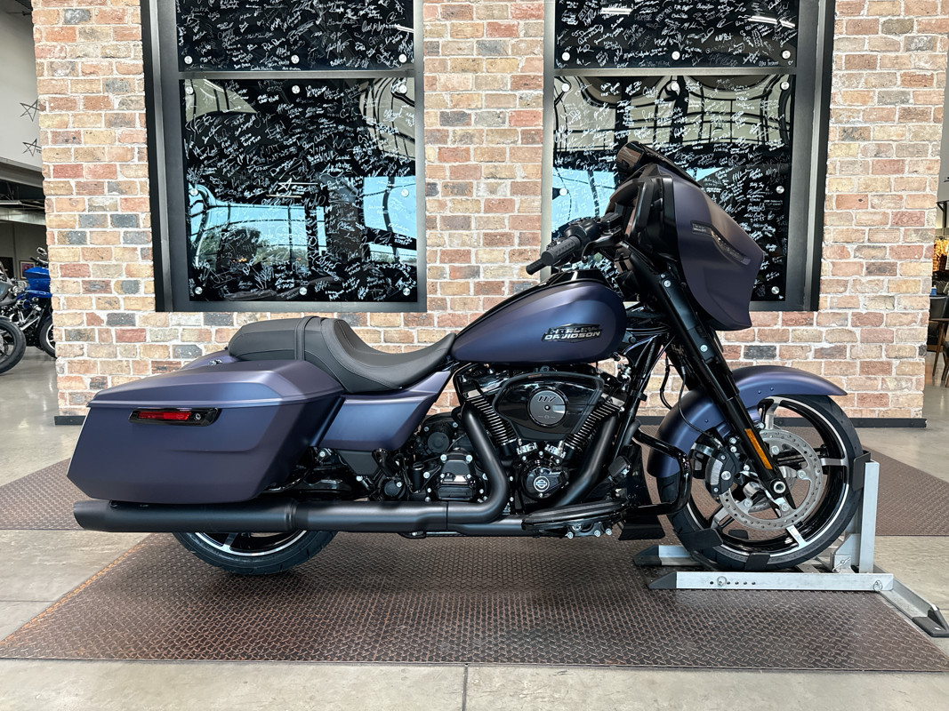 Street Glide®