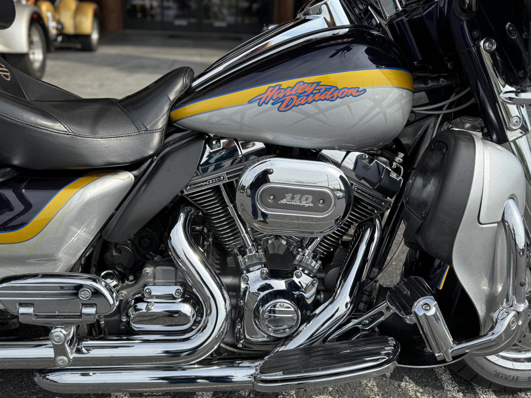 CVO® Ultra Classic® Electra Glide®