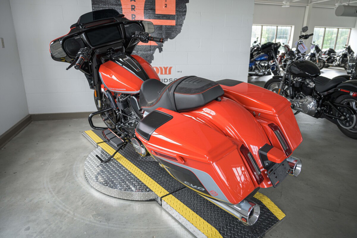 CVO® Street Glide®