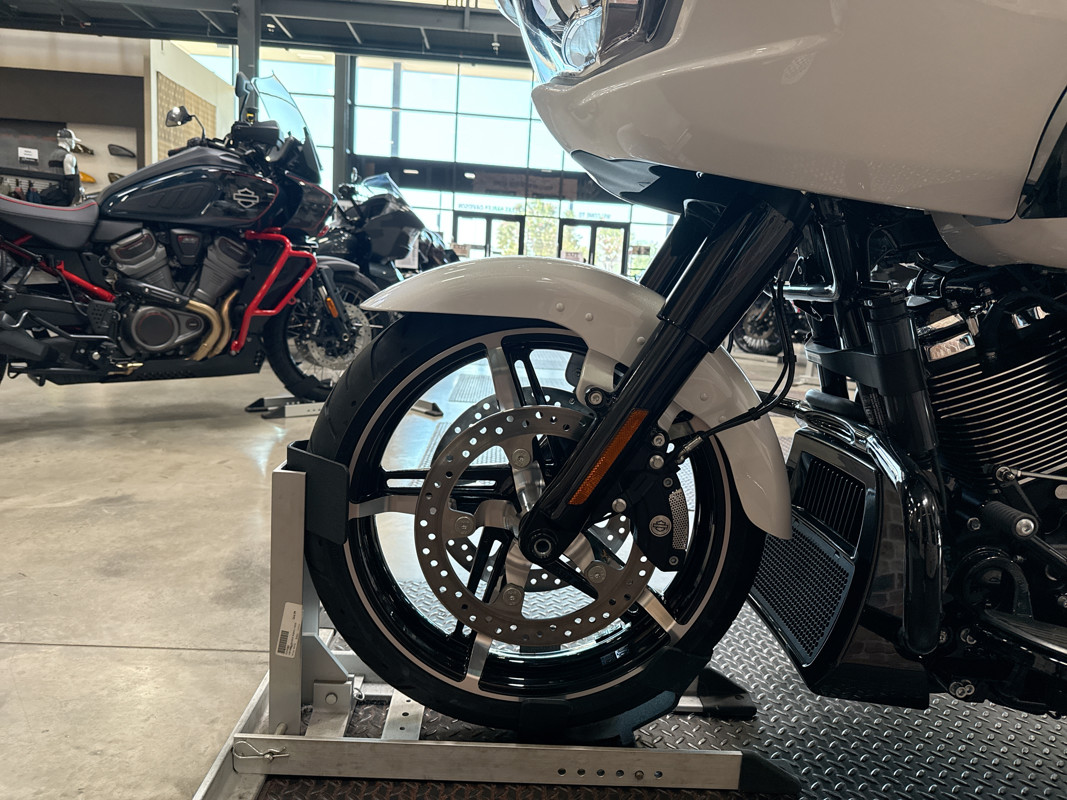 Road Glide®