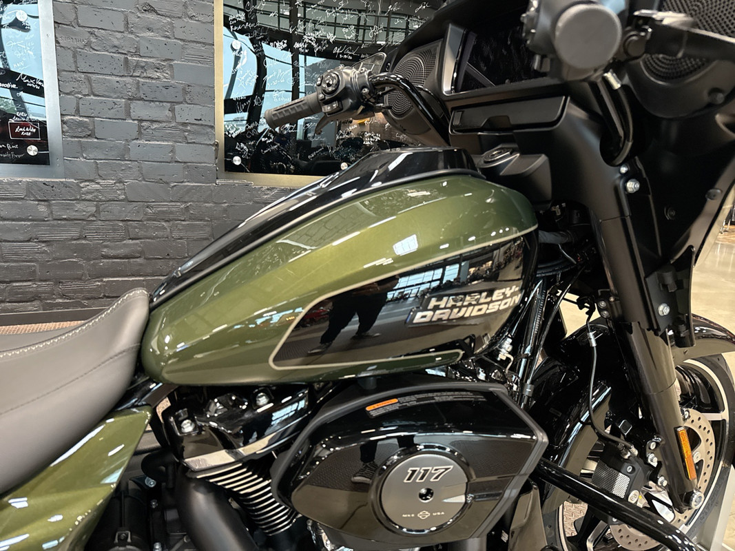 Street Glide®