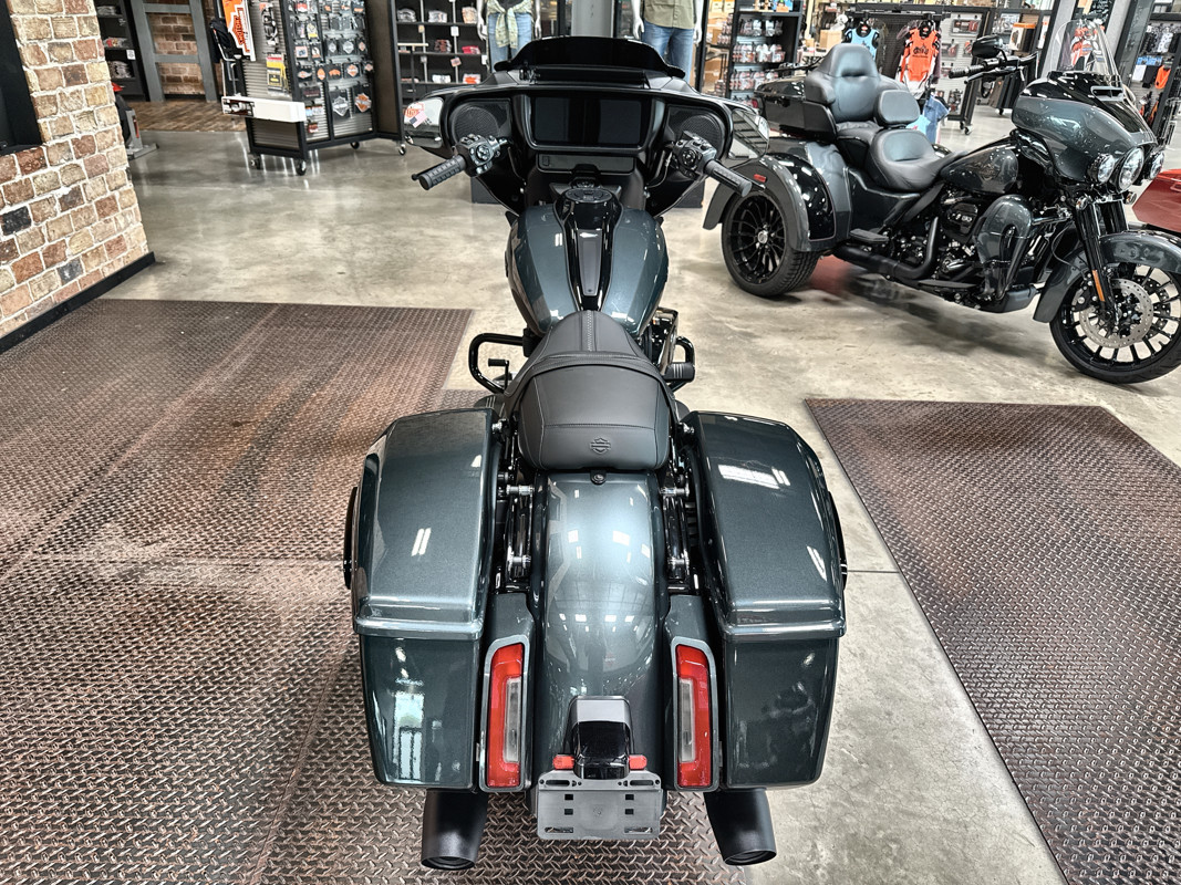 Street Glide®