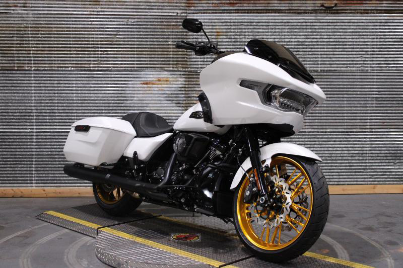 Road Glide®