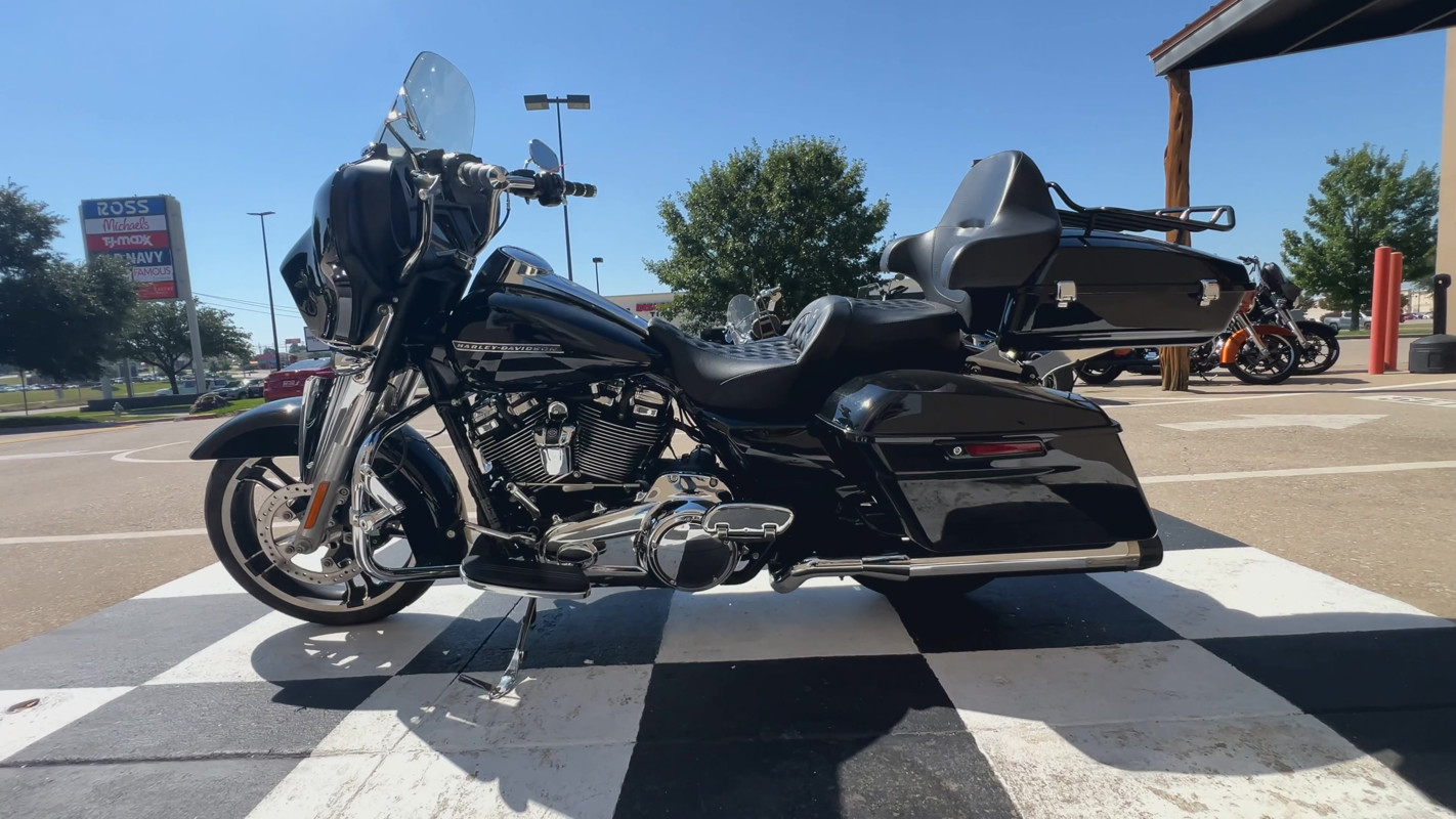 Street Glide®