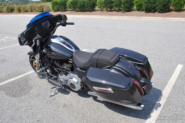 Street Glide®