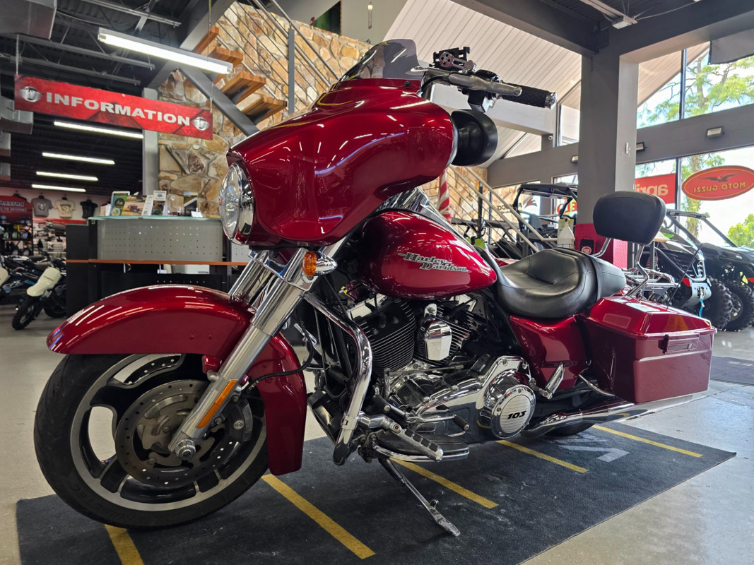 Street Glide®