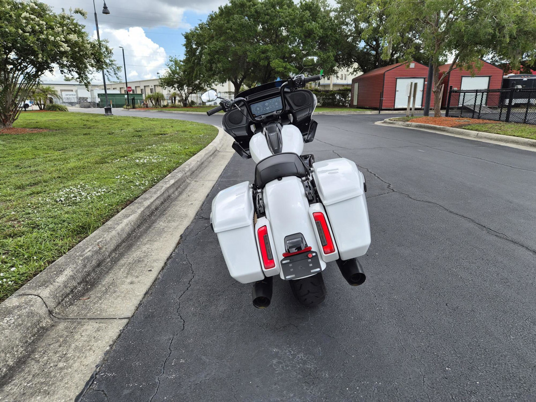 Road Glide®