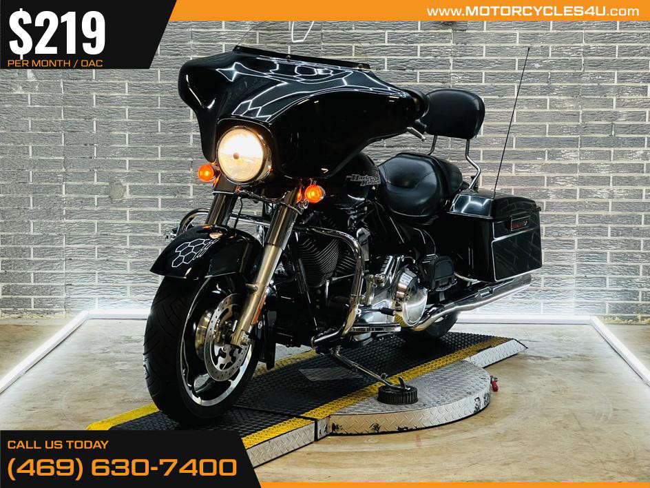 Street Glide®