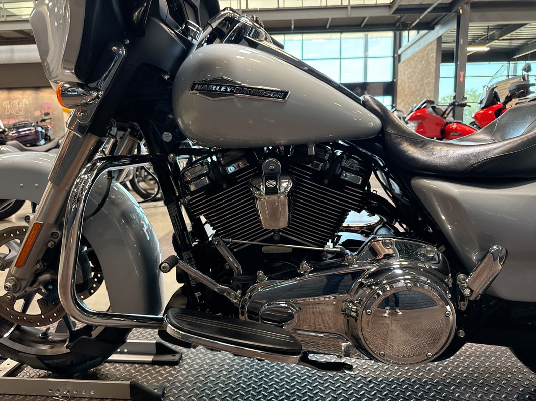 Street Glide®