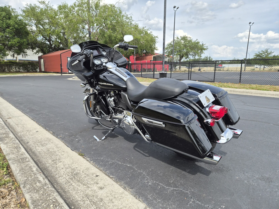 Road Glide®