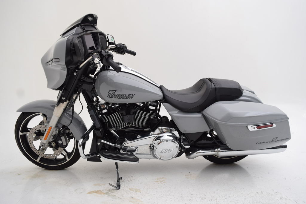 Street Glide®