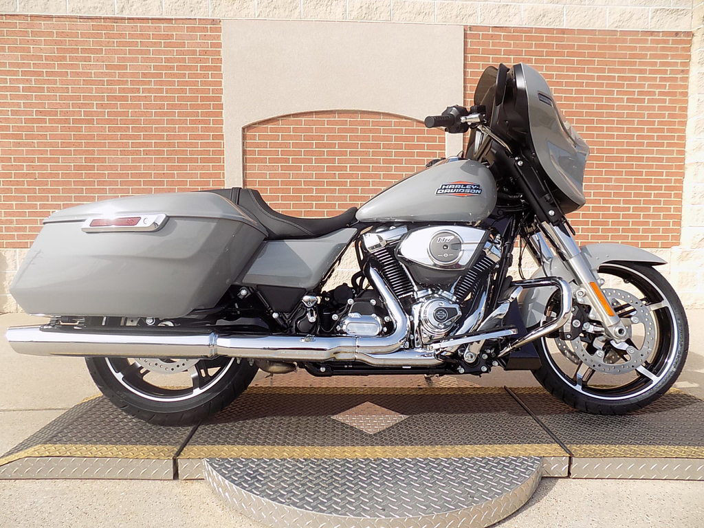 Street Glide®