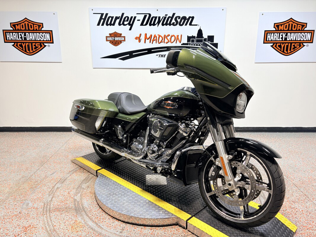 Street Glide®