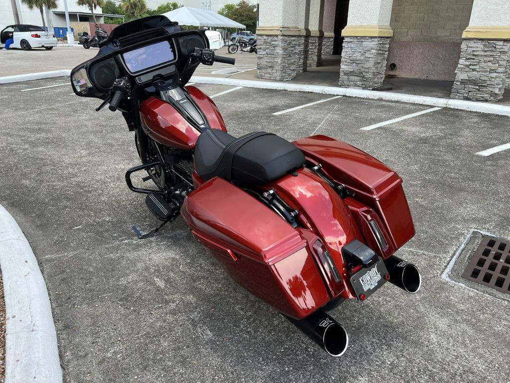 Street Glide®